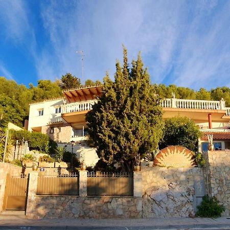 סיטגס Ashram Villa Sunshine מראה חיצוני תמונה