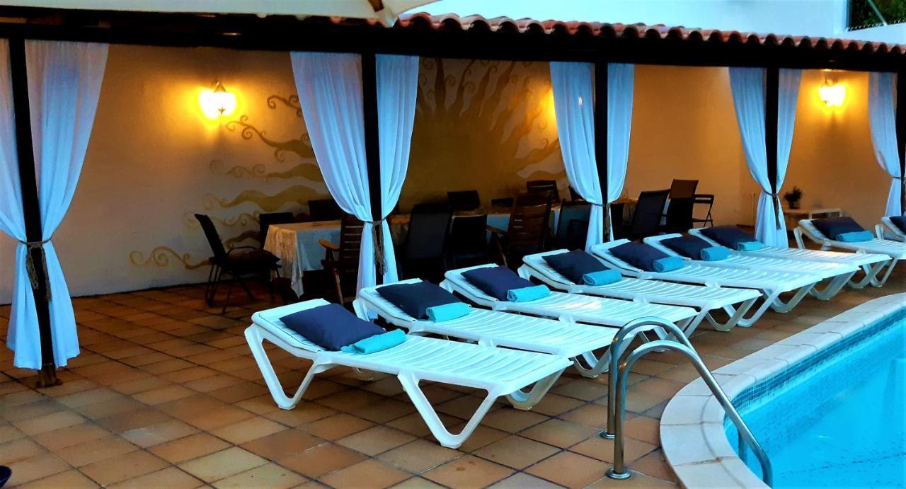 סיטגס Ashram Villa Sunshine מראה חיצוני תמונה