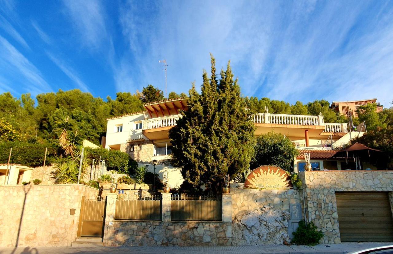 סיטגס Ashram Villa Sunshine מראה חיצוני תמונה