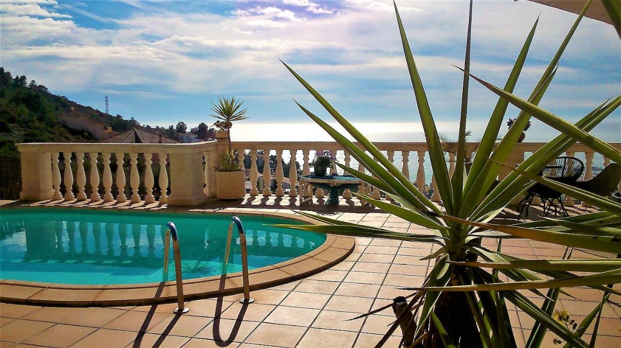 סיטגס Ashram Villa Sunshine מראה חיצוני תמונה