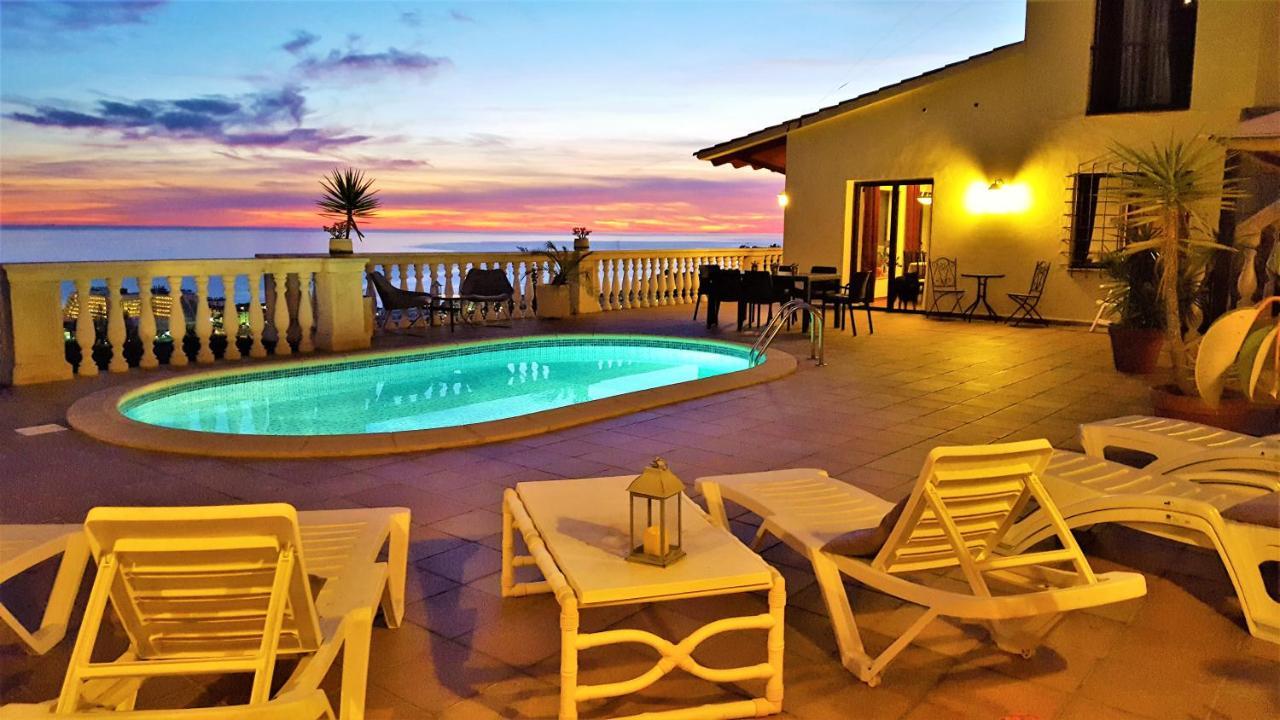 סיטגס Ashram Villa Sunshine מראה חיצוני תמונה