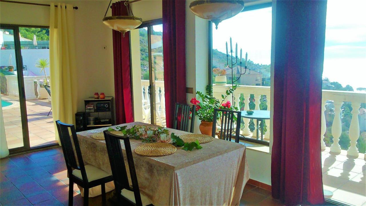 סיטגס Ashram Villa Sunshine מראה חיצוני תמונה