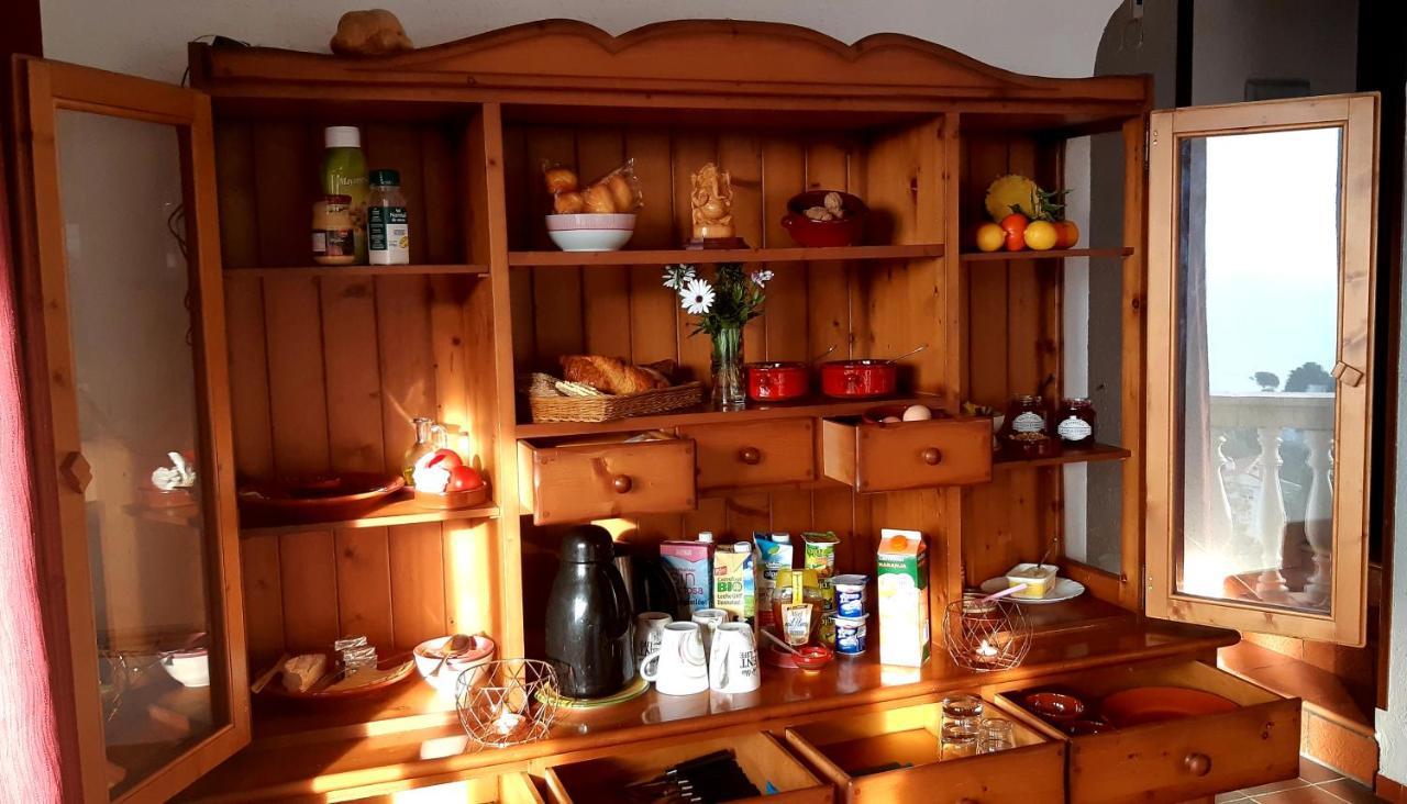 סיטגס Ashram Villa Sunshine מראה חיצוני תמונה