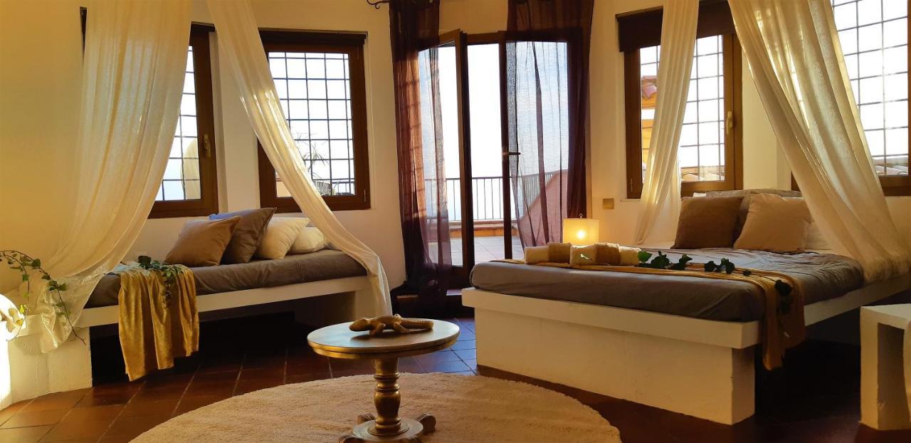 סיטגס Ashram Villa Sunshine מראה חיצוני תמונה