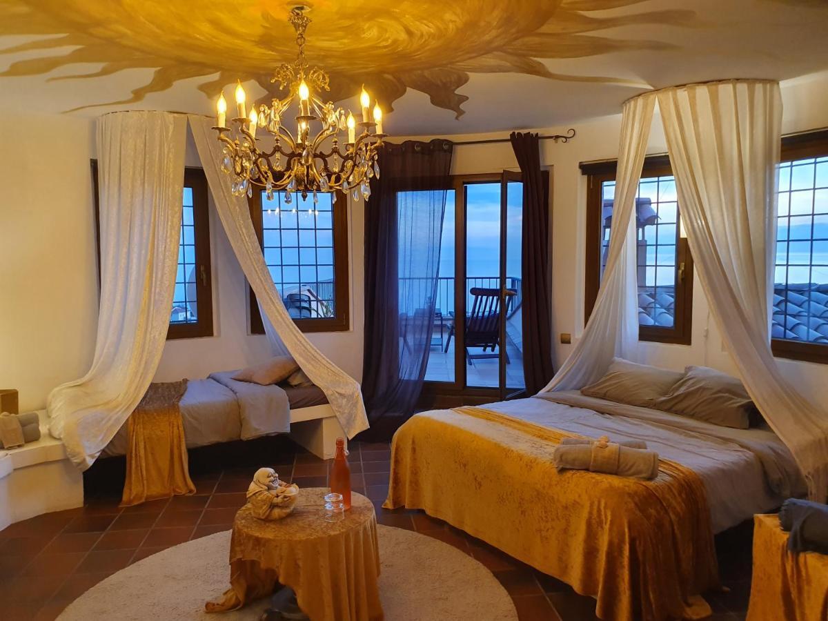 סיטגס Ashram Villa Sunshine מראה חיצוני תמונה