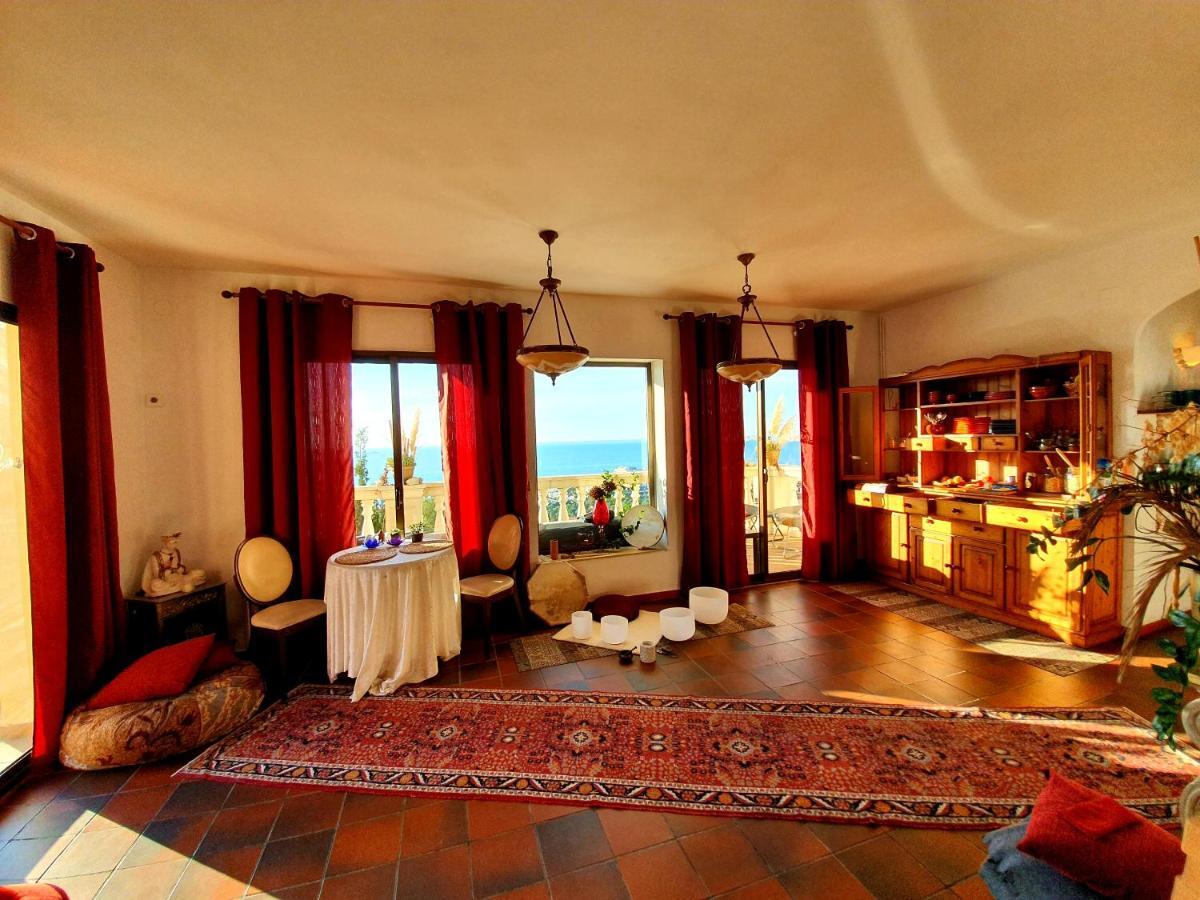סיטגס Ashram Villa Sunshine מראה חיצוני תמונה