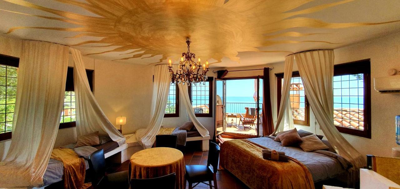 סיטגס Ashram Villa Sunshine מראה חיצוני תמונה